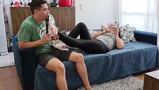 Bossy Hot Roommate (ep 3)