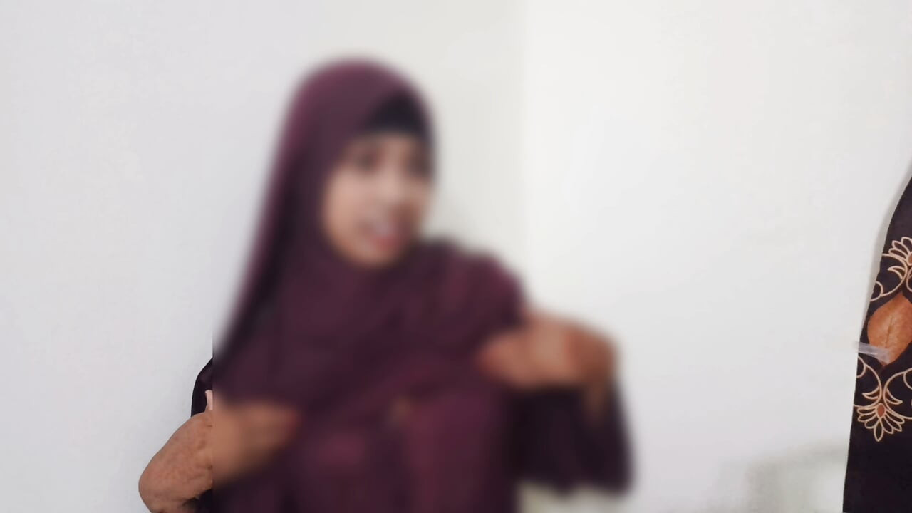Desi Tik Toker Muslim Hijab Step Aunty Fuck tight pussy Beautiful Step Aunty viral Sex Video