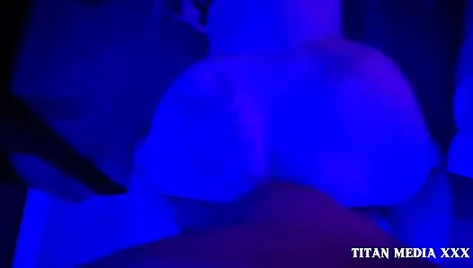 Tante semok ini dientot habis-habisan sama kontol raksasa pria kulit hitam sampai dicrot di muka - pov