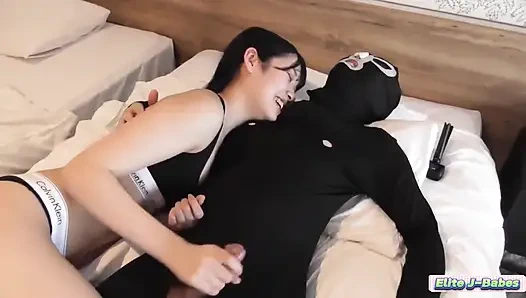 Asian Angel 28089