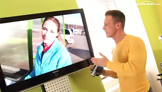 Notgeile Schlampe an der Strasse angesprochen und gefickt