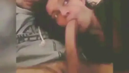 Gadis ini jarang banget nyepong kontol