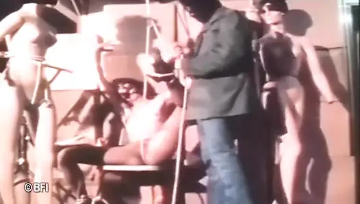 Submissive bondage dolls - musik statt ton