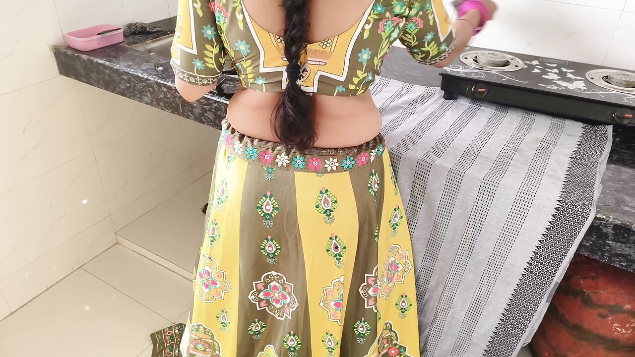 I went to bhabhi's house when her brother not at home and enjoyed a lot with my lovely bhabhi, Full Hindi Viral Video