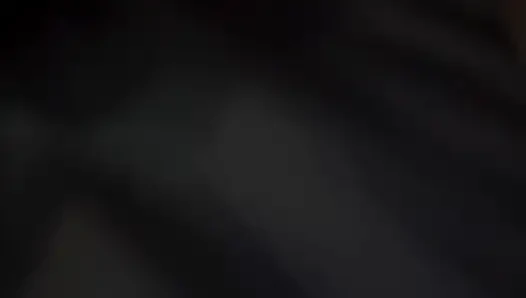 Geile junge MILF wird von automechaniker bei seinem mittagessen hart gefickt