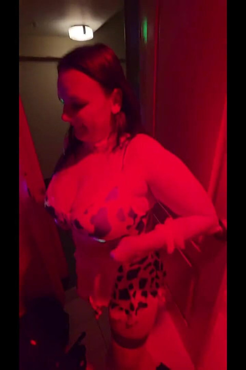 גברת מלקי ג'אגס בכיכובה של טוניה סין