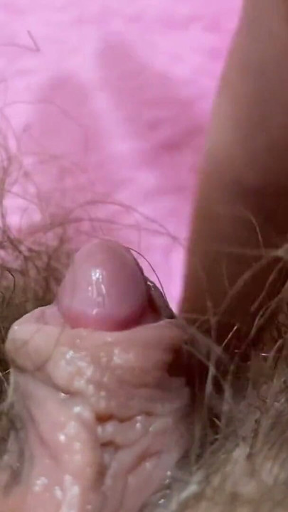 HUGE ORGASM HAIRY PUSSY BIG CLIT AMATEUR | Кліп 2