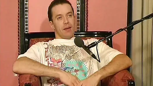 Она французская крошка, которая заставит тебя кончить, как никогда раньше