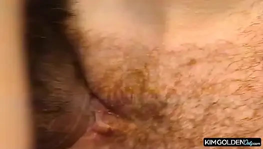 Rothaarige Verfuehrerin in leidenschaftlichem Ritt