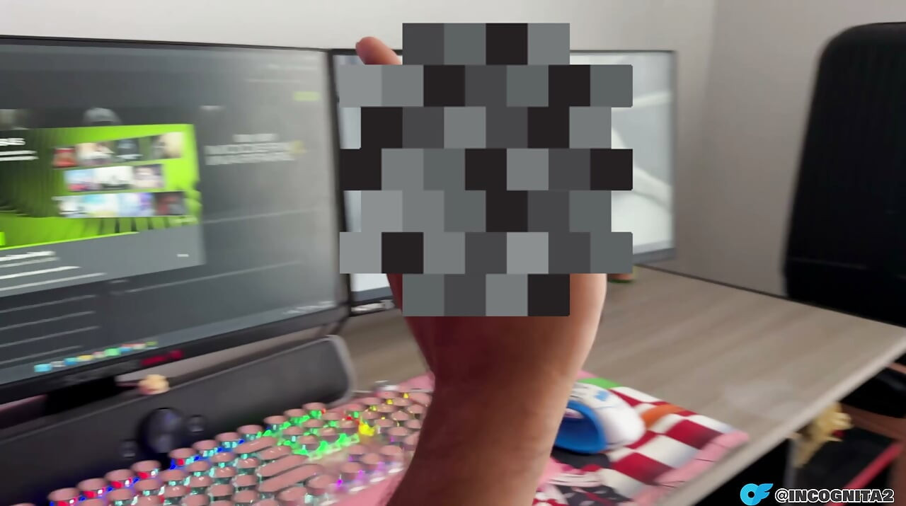 Gamer girl pays the technician with sex - Full video on onlyfans: INCOGNITA2