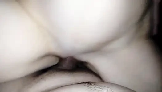 Azgın çift gece sikişi