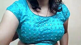 Bhabi ne apni pussy pumping ki jorda