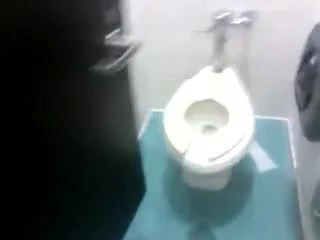 girl selfie bate in the bathroom