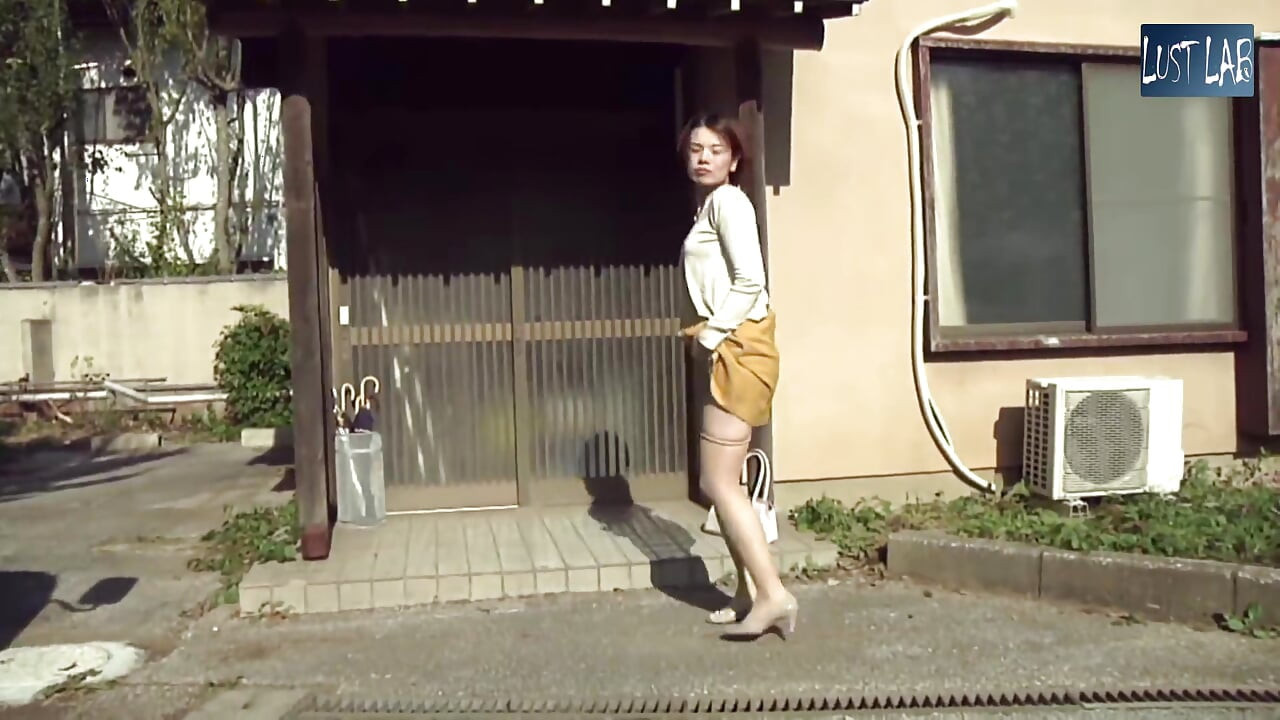 ความปรารถนากลางแจ้ง: ความอยากลับของผู้หญิงที่แต่งงานแล้ว unleashed - 01