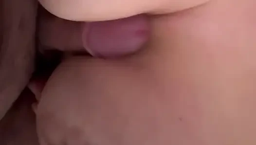 Пара занимается сексом в любительском видео