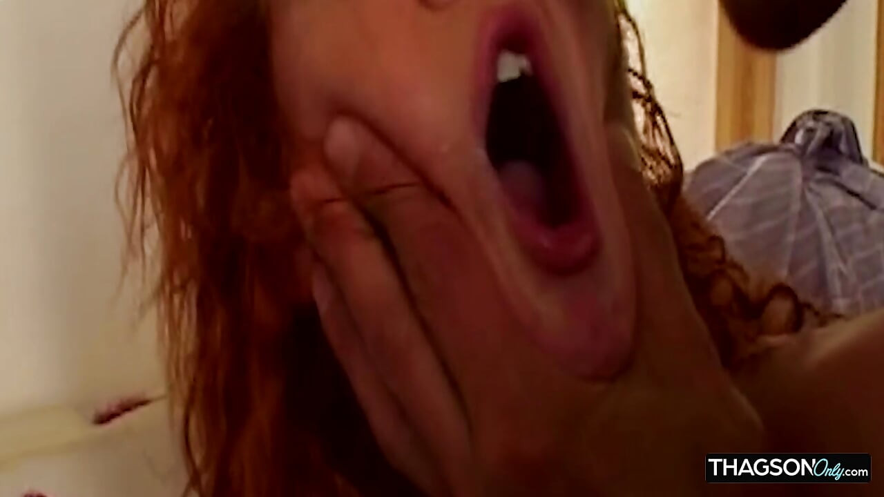 Большой черный член и глубокая глотка, фестиваль слюней - шлюшка Ahegao течет повсюду