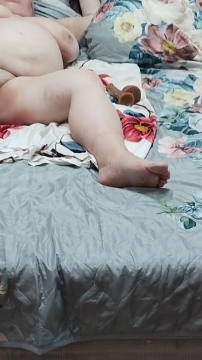 Mother-in-law masturbates big creamy pussy with a toy | Clip 2