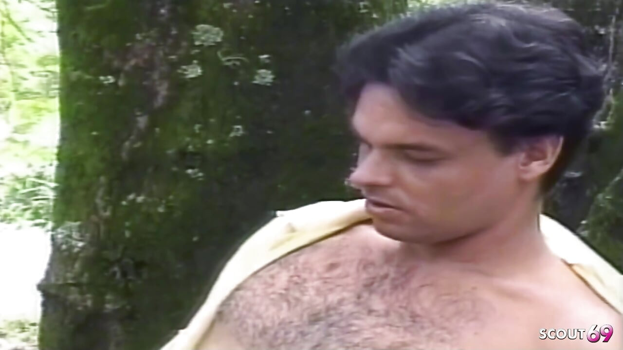 Guy Fucks Shemale in Tight Asshole and Cums Outdoors