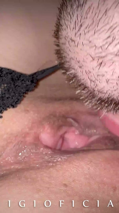 😳EXTREME CLOSE UP orgasmic squirting 18 years old girl pussy | Clip 1