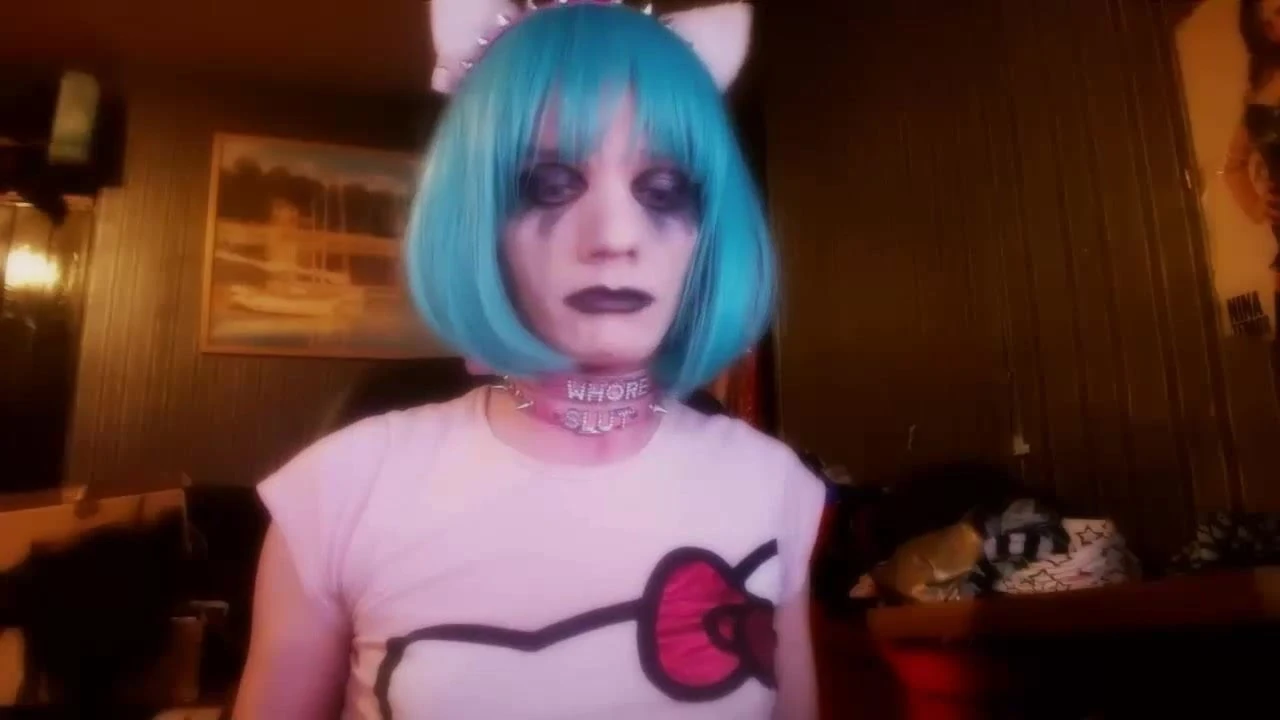 Hello Kitty Sprinky slut whore.