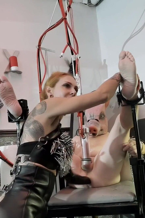 Fisting Vs Milking Machine - the Happy Meal Pt1