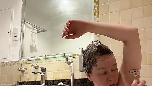 Cukur vaginaku dengan mulus