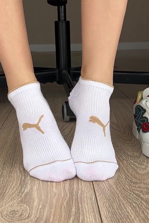 Foot Play in Shoes, Socks, Barefoot