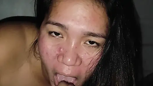 PINAY ORTA YAŞLı SEKSI KADıN KOCASı DıŞARıDAYKEN SEVGILISININ YARAĞıNı EMIYOR