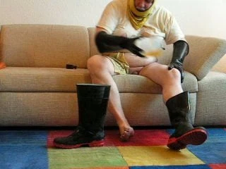 reale Gummistiefel- u. Pisse-Sau