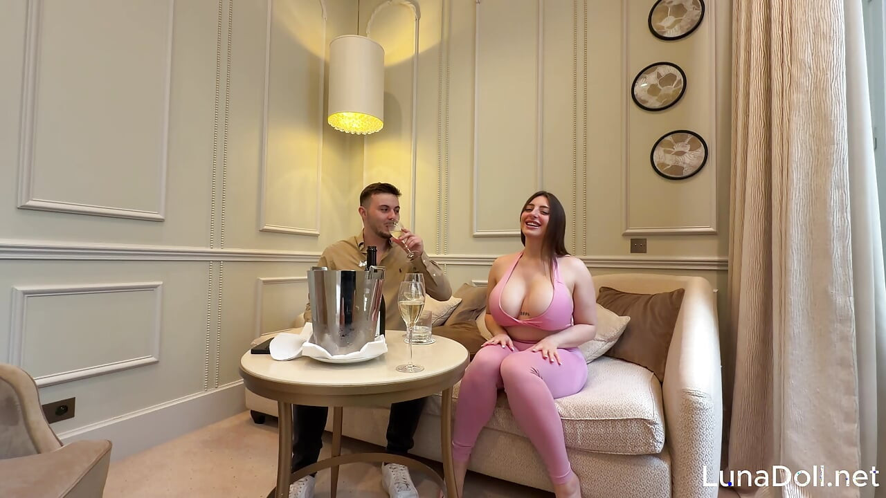 Bbc chơi tay ba mãnh liệt: nhân viên tiếp tân đẹp trai tham gia cùng tôi và bạn trai của tôi - Luna Doll