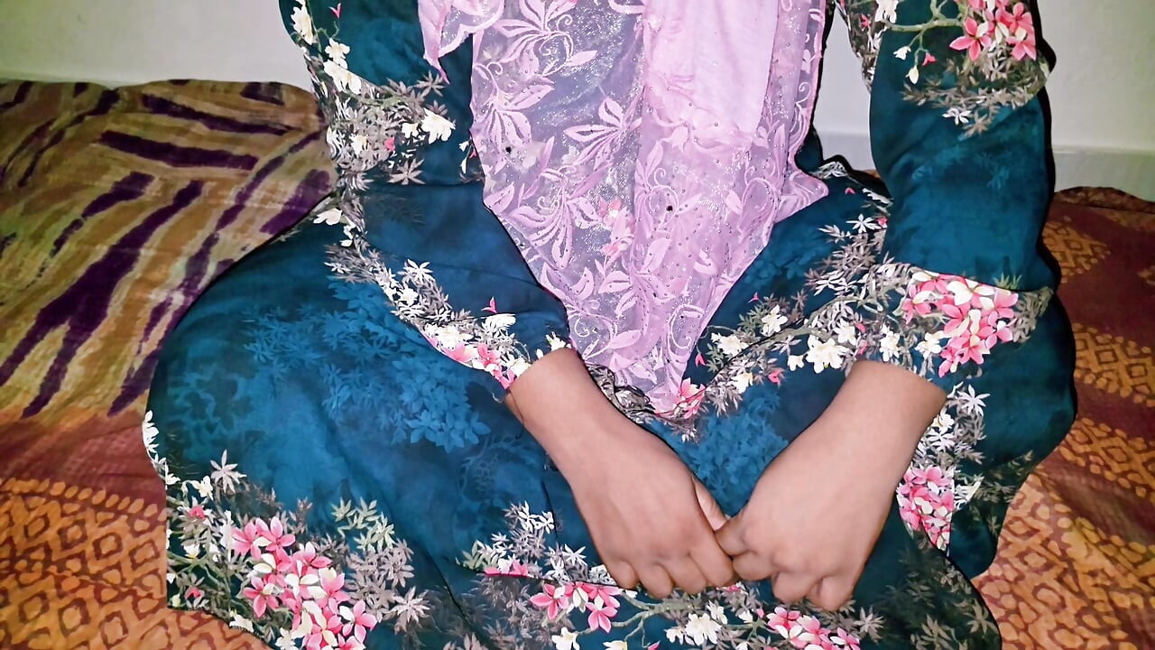 I had sex with my divorced stepsister in an empty house.