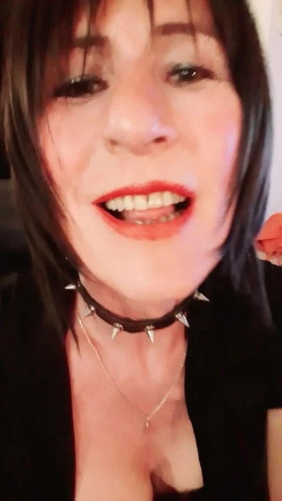 Vicky smoke and tease