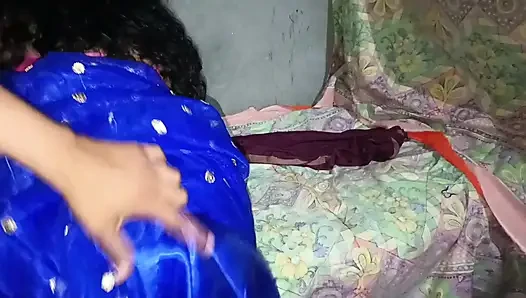 Devar ne mujhe kapde change karte huwe Dekh liya or meri chut me apna lund daal diya