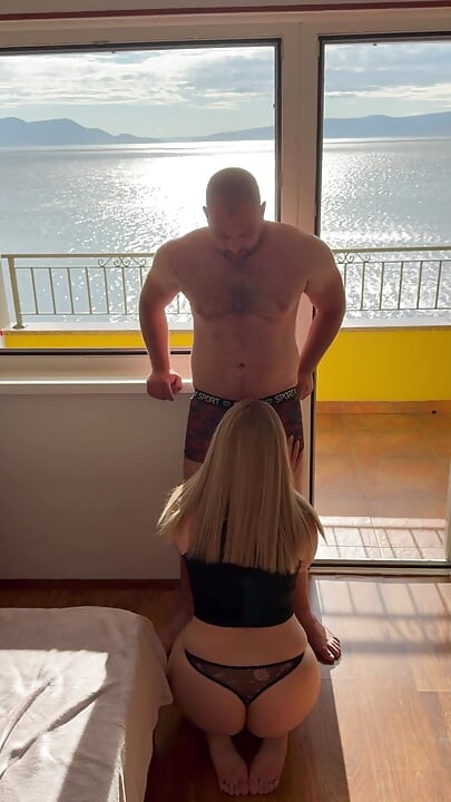 Sex in the in Front of the Sea