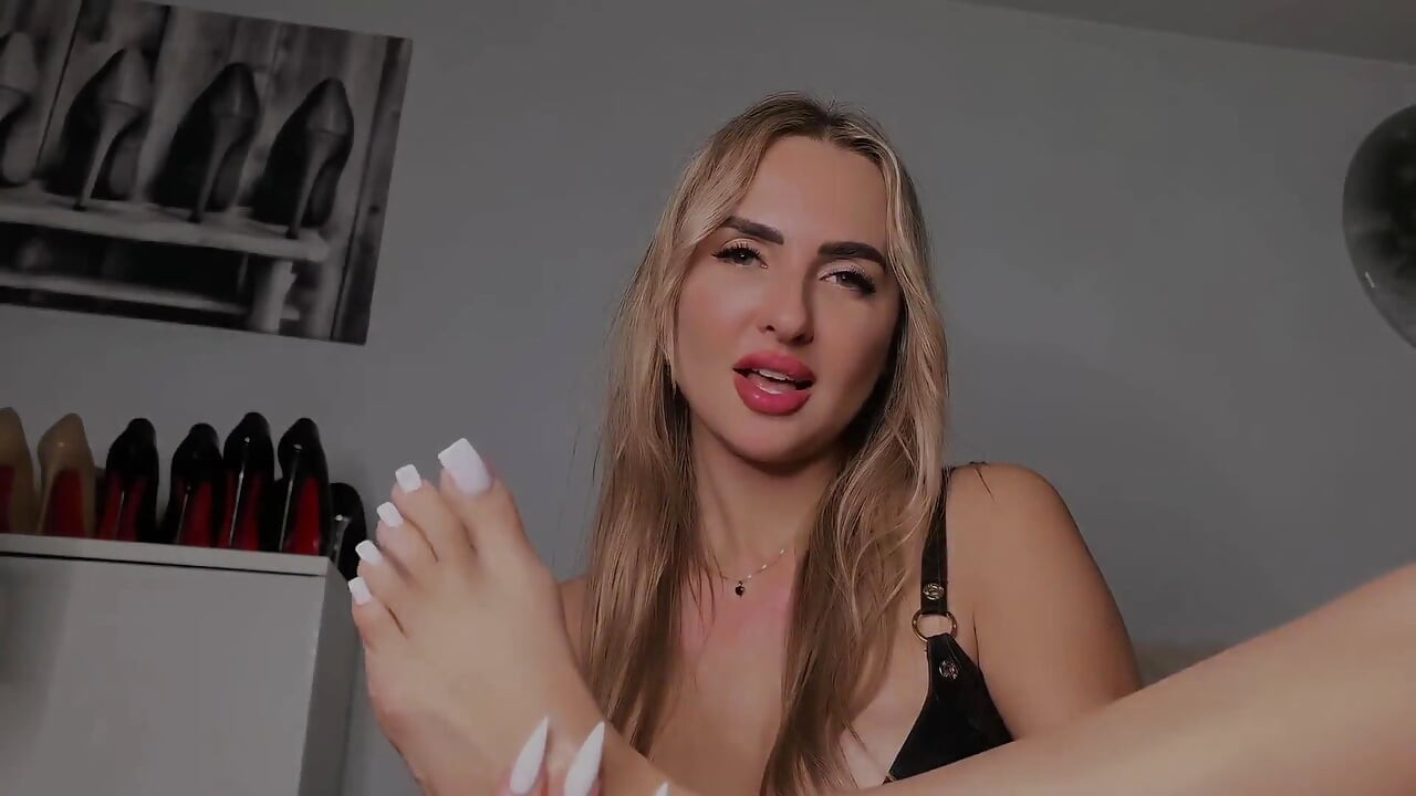 Ayaklara tükürmek