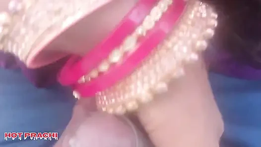 Desi Goan ki bhabhi din ko chupke aayi jungle me chudne, Desi village bhabhi fuck in jungle at evening