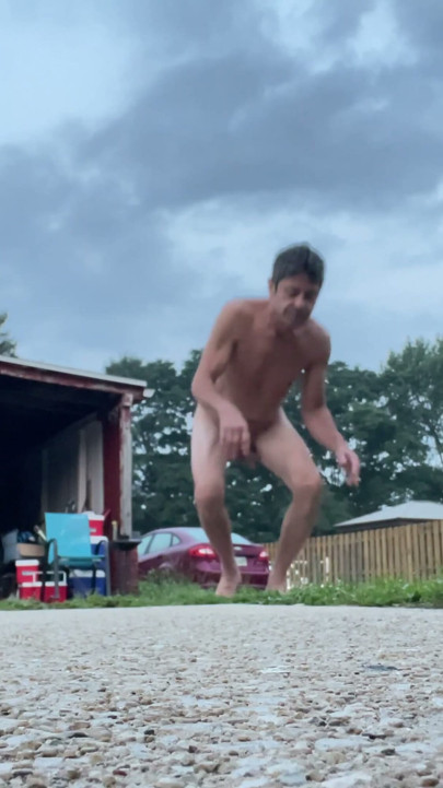 ALMOST CAUGHT DOING KINKY NAUGHTY STUFF OUTDOORS IN PUBLIC - See in HD on XVIDEOS RED | Clip 2