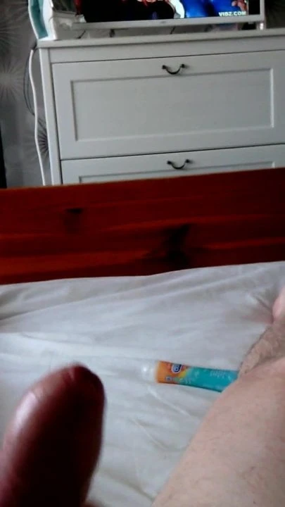 Wank watching porn