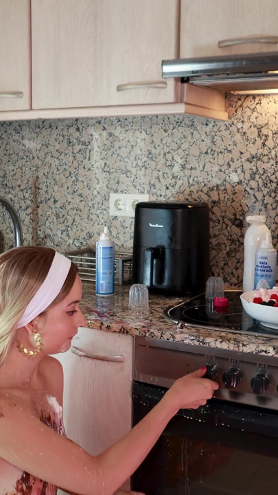 Sweet Wam Making a Messy Cake by Sexy Sticky Redhead Chef Lissa Brown