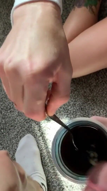 ช่วงเวลาอันทรงพลังจาก "น้ําแตกในกาแฟของฉันหลังจากทุบหีของฉัน + bj Cafe Con Leche"