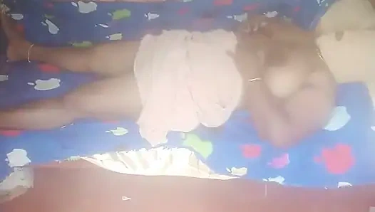 mann in dame massiert performance