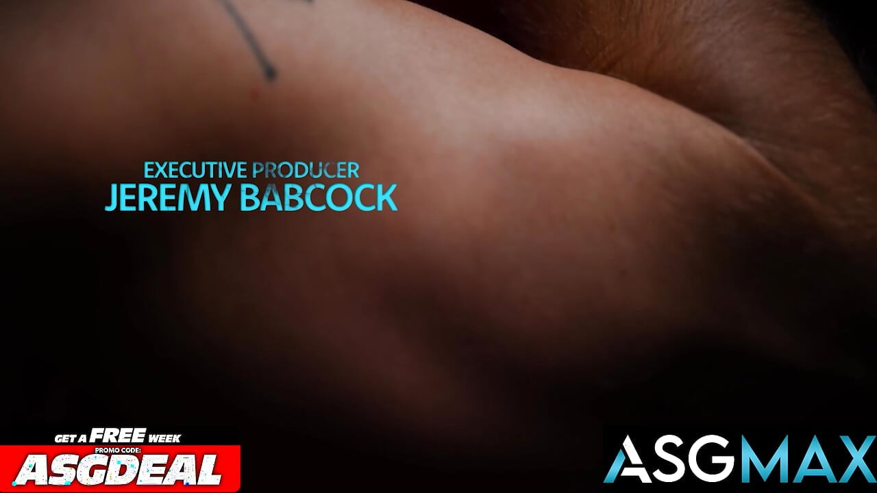 NEXT DOOR STUDIOS - Robot Boyfriend Gets Double Teamed - Vincent Grey & Trevor Harris