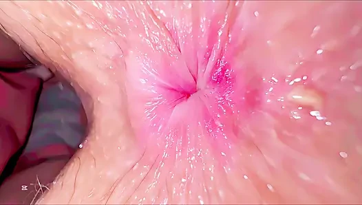 TATLı KıZ AZDıRMA SANATı: BAKIRE KıZ MÜZIK DINLIYOR VE AYAKLARıNı VE DELIĞINI YAKıN ÇEKIM GÖSTERIYOR