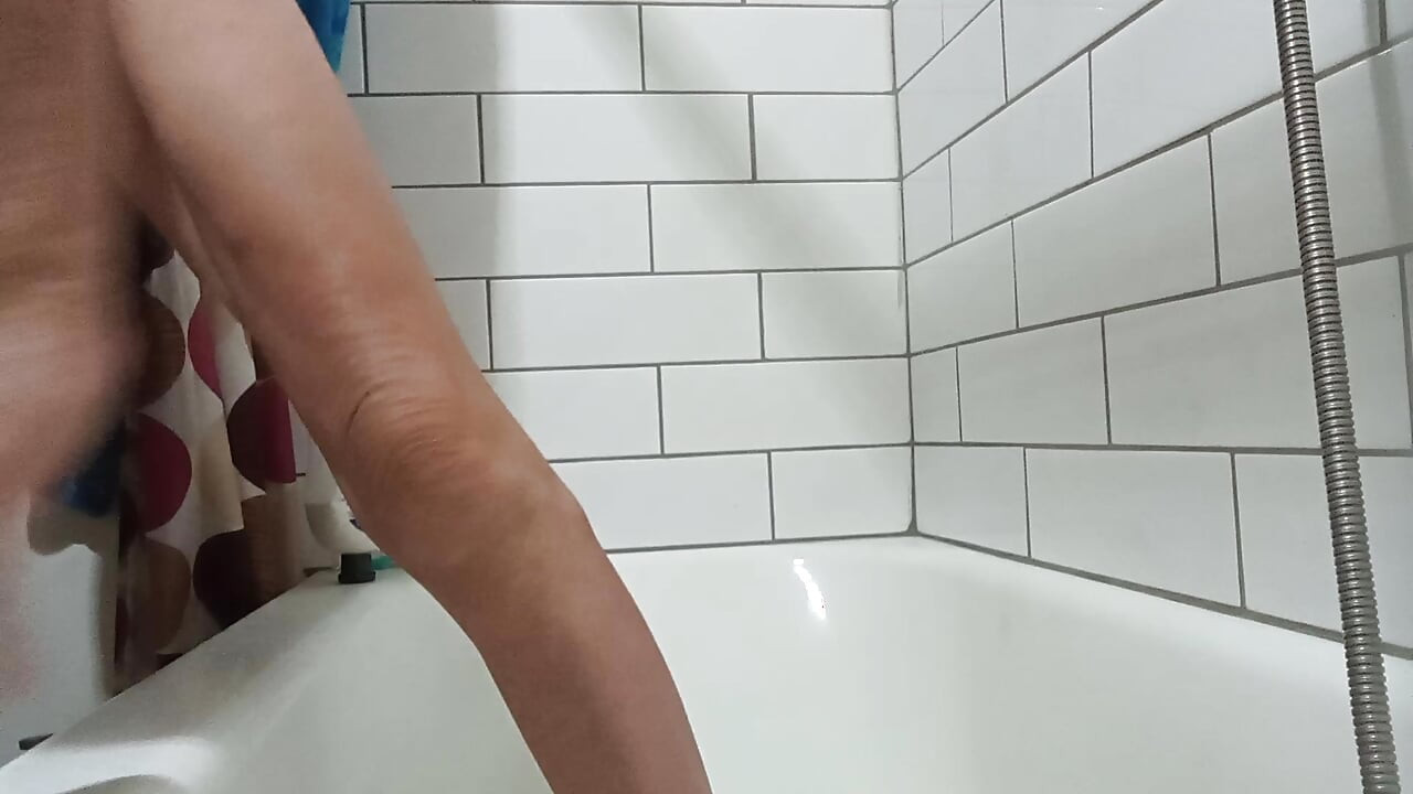 LizzyYum SD June 2026 bathing masturbation #10
