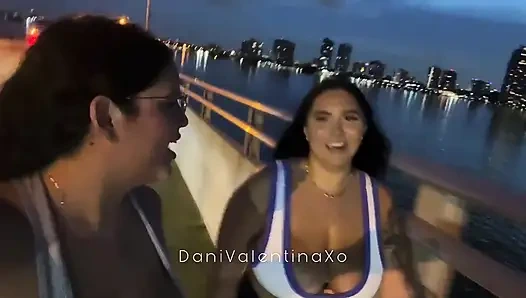 Öffentliche Wahrheit oder Pflicht mit Jadynn Stone