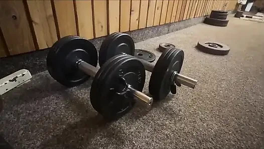 Рискованный Секс В Спортзале. Мне Нужно Много Белка