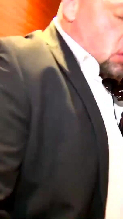 Snažan trenutak iz "Nach der Venus Privatfick Tape"