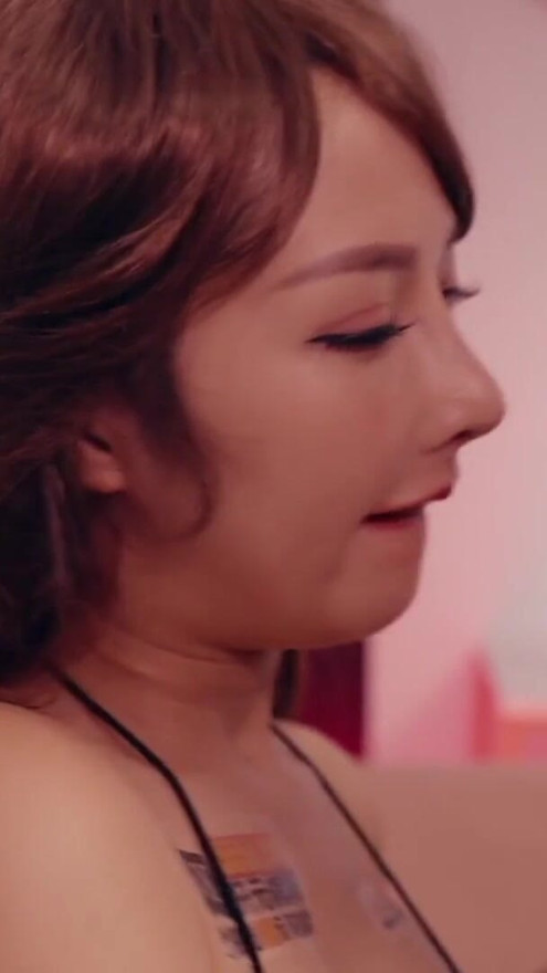 Nice Ass Taiwanese Bitch Perky Tits Jiggling While Her Bubble Butt | Clip 1