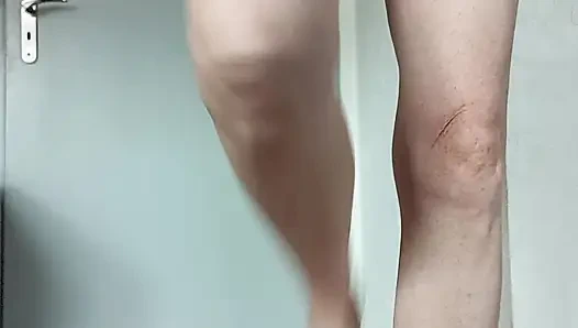 Cream-coloured ball top