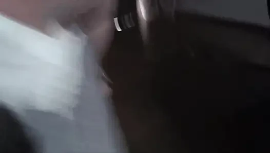Perselingkuhan asli. Teman menyetubuhi istriku di pantat.